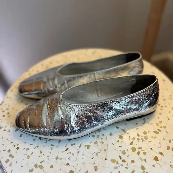 Jeffrey Campbell Silver Flats Silver Slip-On Loafers Sz 7 - Picture 2 of 4